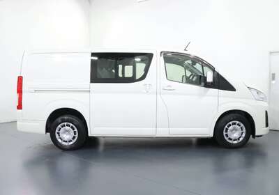 2020 TOYOTA HIACE LWB CREW
