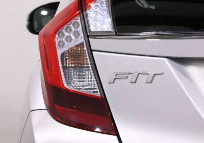 2014 HONDA FIT HYBRID 1.5L 5 SEATER