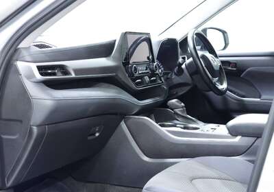 2023 TOYOTA KLUGER GX 2WD
