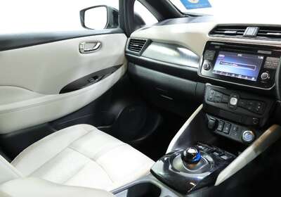 2019 NISSAN LEAF ZE1