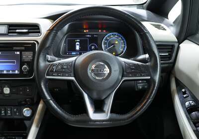 2019 NISSAN LEAF ZE1
