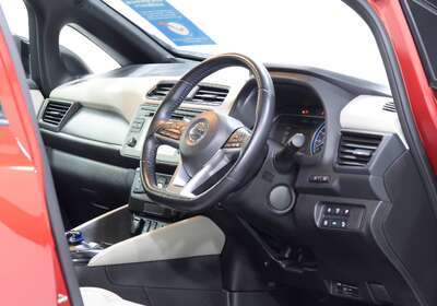 2019 NISSAN LEAF ZE1