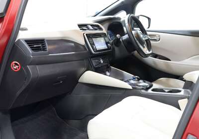 2019 NISSAN LEAF ZE1