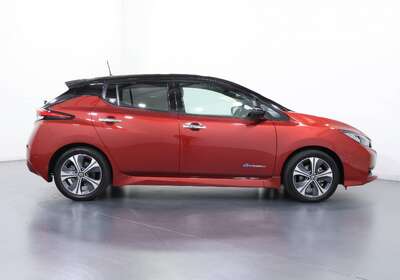 2019 NISSAN LEAF ZE1