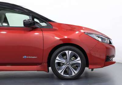2019 NISSAN LEAF ZE1