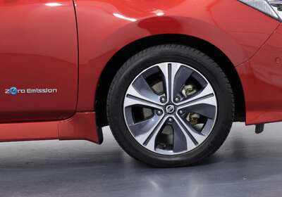 2019 NISSAN LEAF ZE1