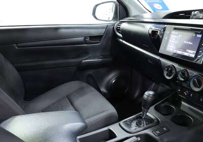 2019 Toyota Hilux SR