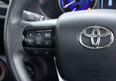 2019 Toyota Hilux SR