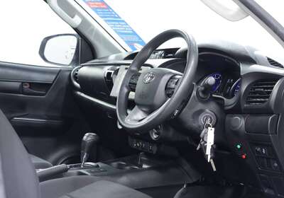 2019 Toyota Hilux SR