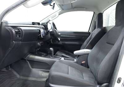 2019 Toyota Hilux SR