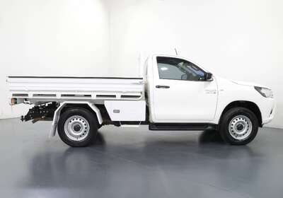 2019 Toyota Hilux SR