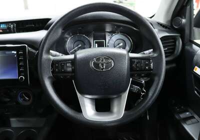 2023 Toyota Hilux SR Hi-Rider