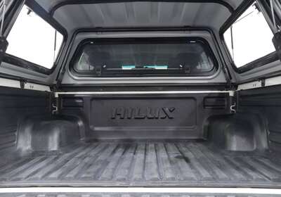 2023 Toyota Hilux SR5