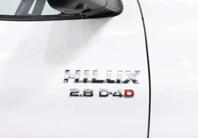 2023 Toyota Hilux SR5