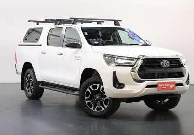 2023 Toyota Hilux SR5