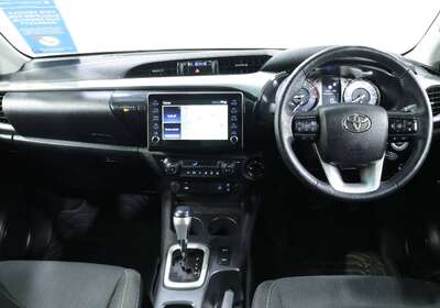 2023 Toyota Hilux SR5