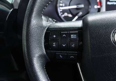 2023 Toyota Hilux SR5