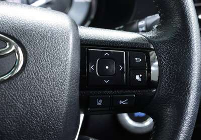 2023 Toyota Hilux SR5