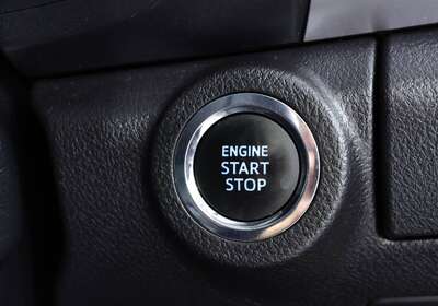 2023 Toyota Hilux SR5