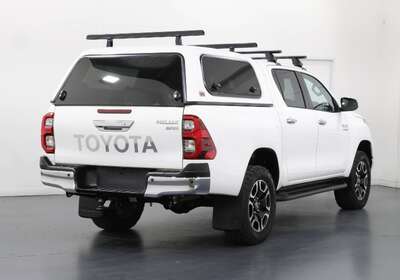 2023 Toyota Hilux SR5