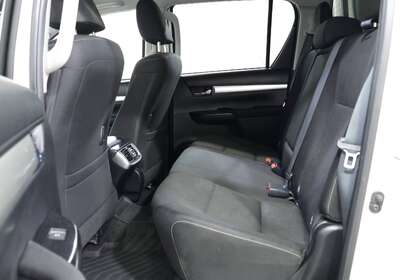 2023 Toyota Hilux SR5