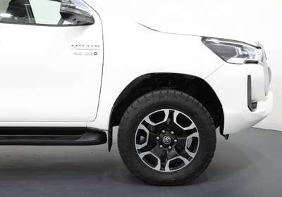 2023 Toyota Hilux SR5