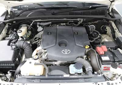 2023 Toyota Hilux SR5