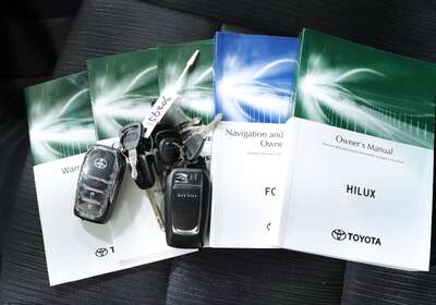 2023 Toyota Hilux SR5