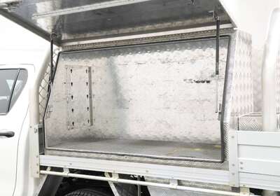 2022 Toyota Hilux SR