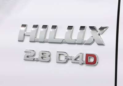 2022 Toyota Hilux SR