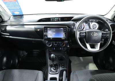 2022 Toyota Hilux SR