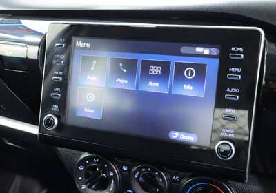 2022 Toyota Hilux SR