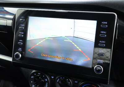 2022 Toyota Hilux SR