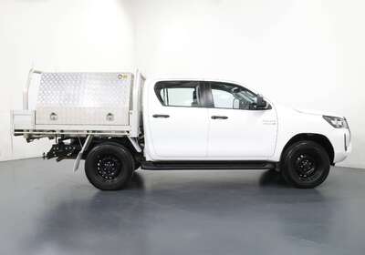 2022 Toyota Hilux SR