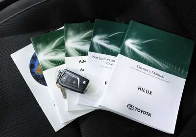 2022 Toyota Hilux SR