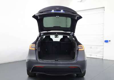 2023 Tesla Model Y Rear-Wheel Drive