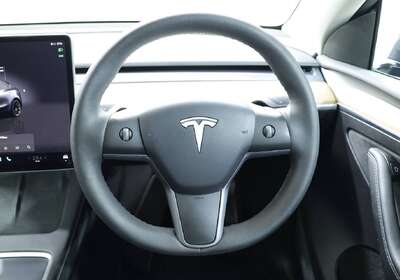 2023 Tesla Model Y Rear-Wheel Drive