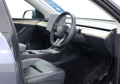 2023 Tesla Model Y Rear-Wheel Drive