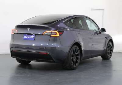 2023 Tesla Model Y Rear-Wheel Drive