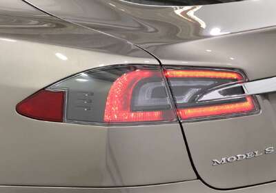 2015 Tesla Model S 85