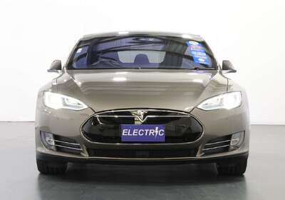 2015 Tesla Model S 85