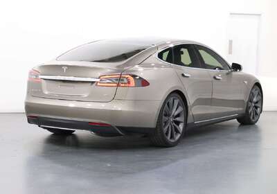 2015 Tesla Model S 85