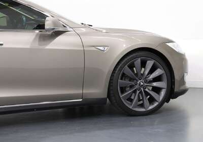 2015 Tesla Model S 85