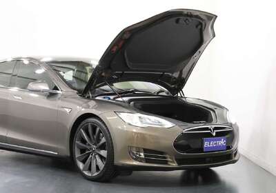 2015 Tesla Model S 85
