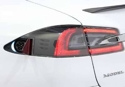 2016 Tesla Model S 90D