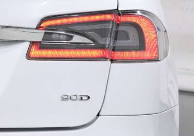 2016 Tesla Model S 90D