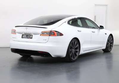 2016 Tesla Model S 90D