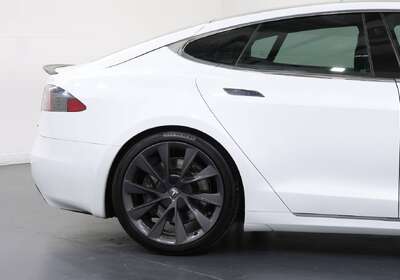 2016 Tesla Model S 90D