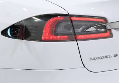 2016 Tesla Model S 90D