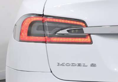 2016 Tesla Model S 90D